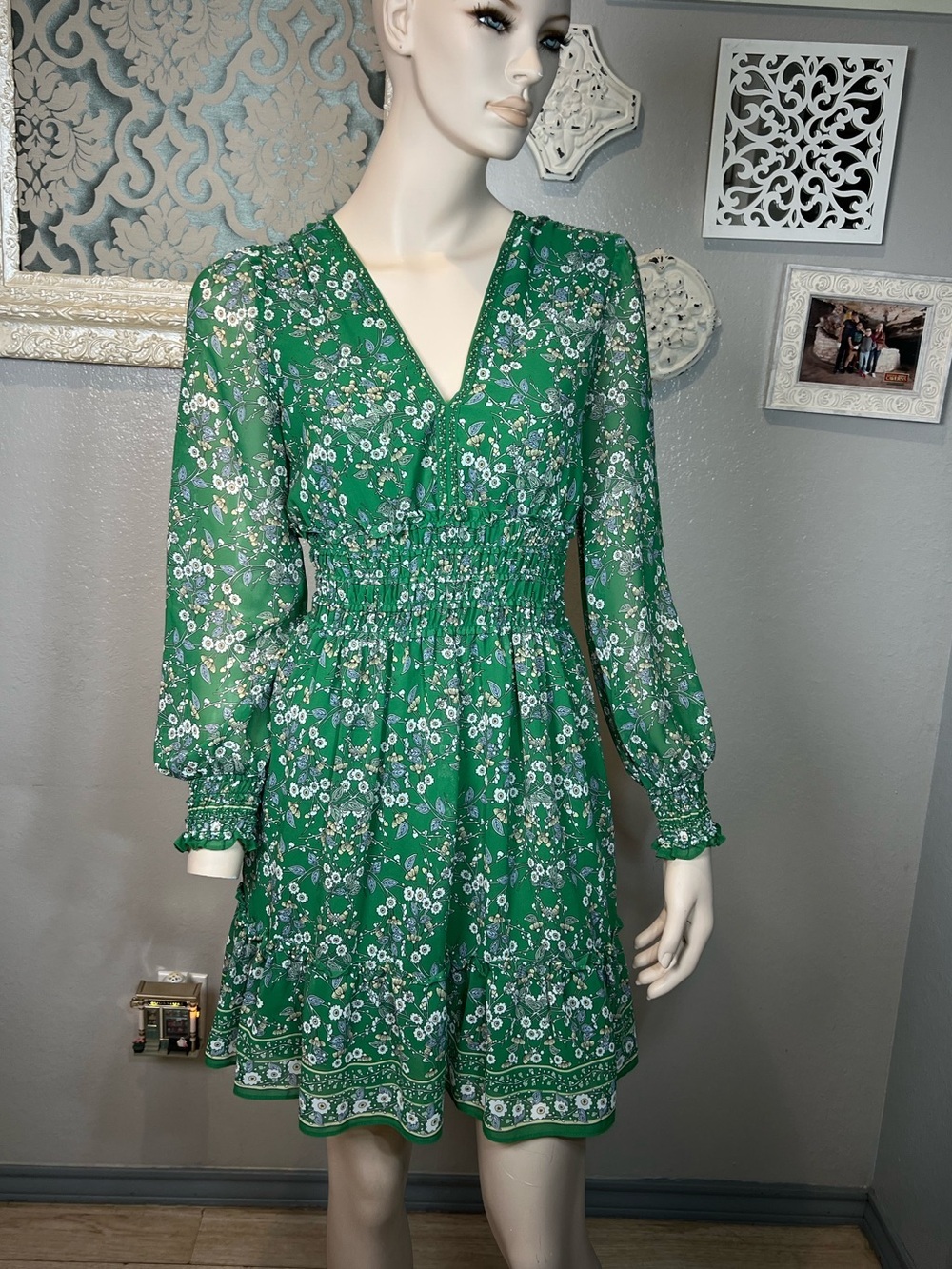 Green Floral Long-Sleeve V-Neck Dress
